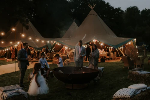 How to Keep Guests Comfortable at an Outdoor Wedding